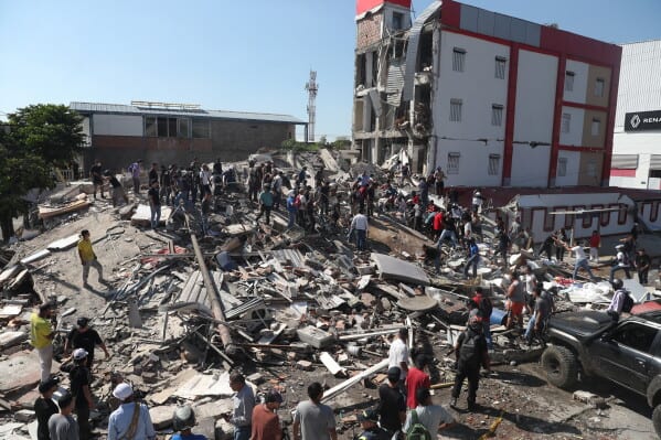 Terremoto Colombia: 22 muertos y graves daños tras sismo de 7,4 — comunidad latina | Latinos FM