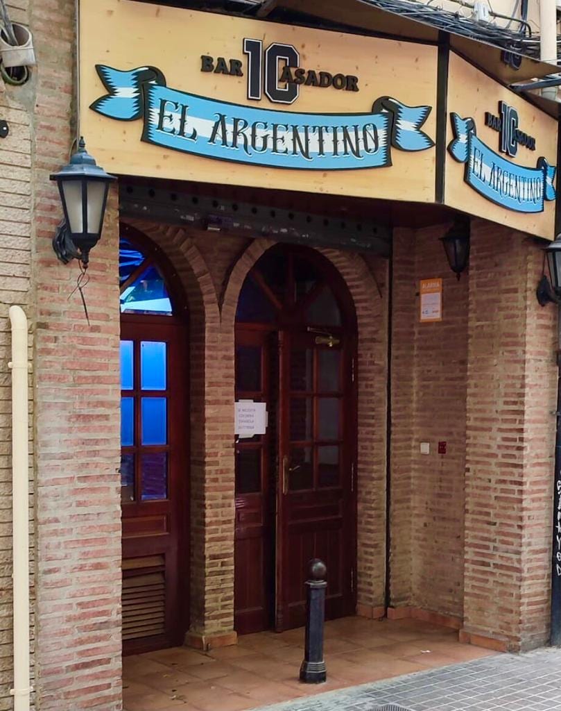 Parrillada de carnes argentinas a la brasa en Asador El Argentino Valencia, restaurante de cocina argentina en Quatre Carreres — foto oficial del restaurante