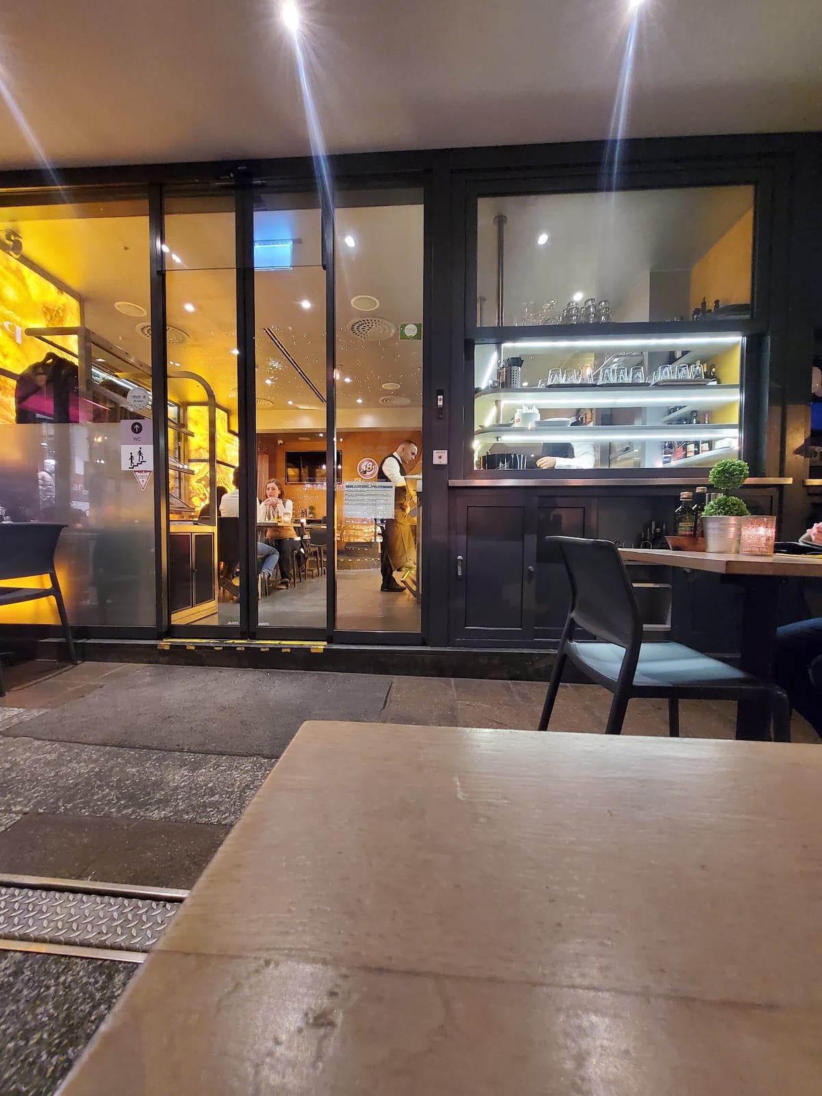 Pizzas artesanales y platos argentinos del Bistrot & Pizza Argentino en Lugano, Suiza — foto oficial del restaurante