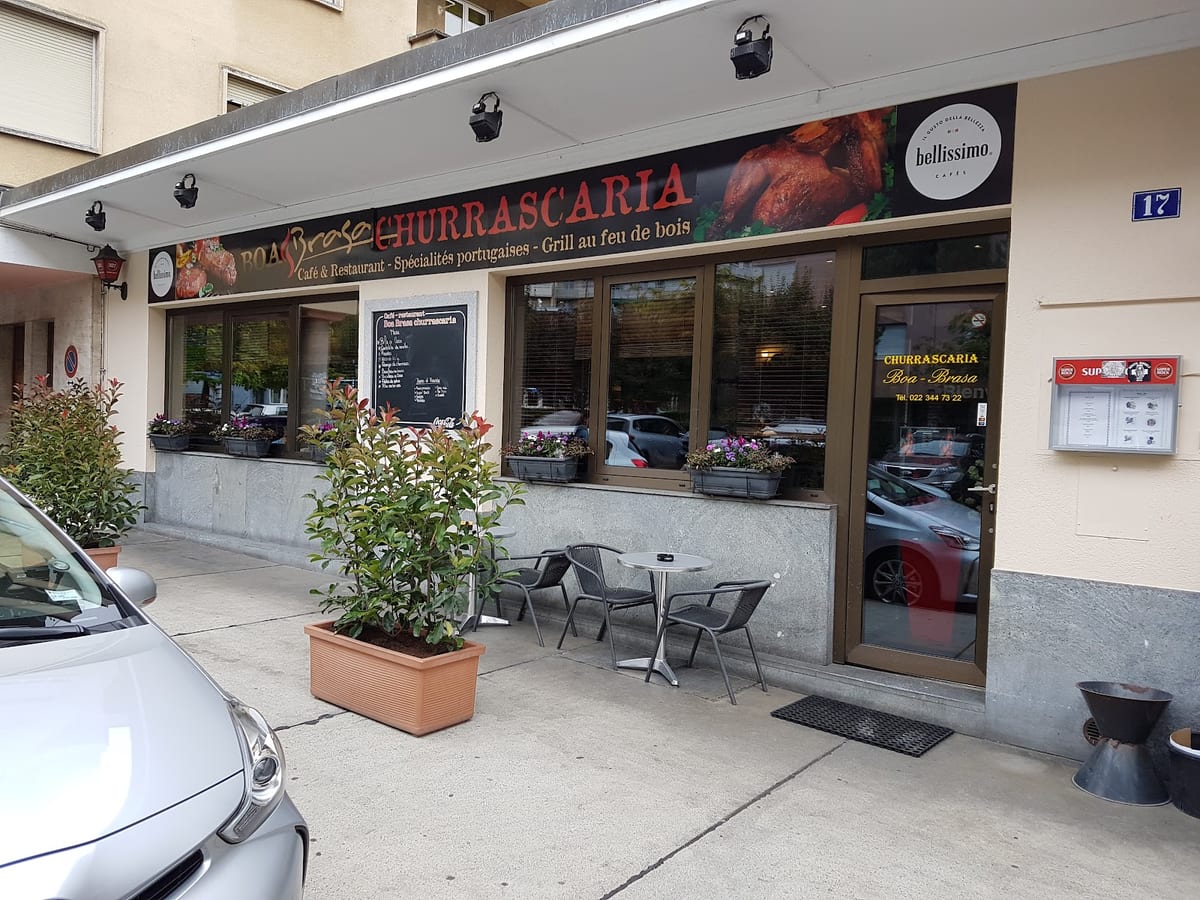 Interior de Boa Brasa Churrascaria & Restaurant en Ginebra, Suiza, mostrando un ambiente acogedor y mesas listas para la experiencia brasileña — foto oficial del restaurante.