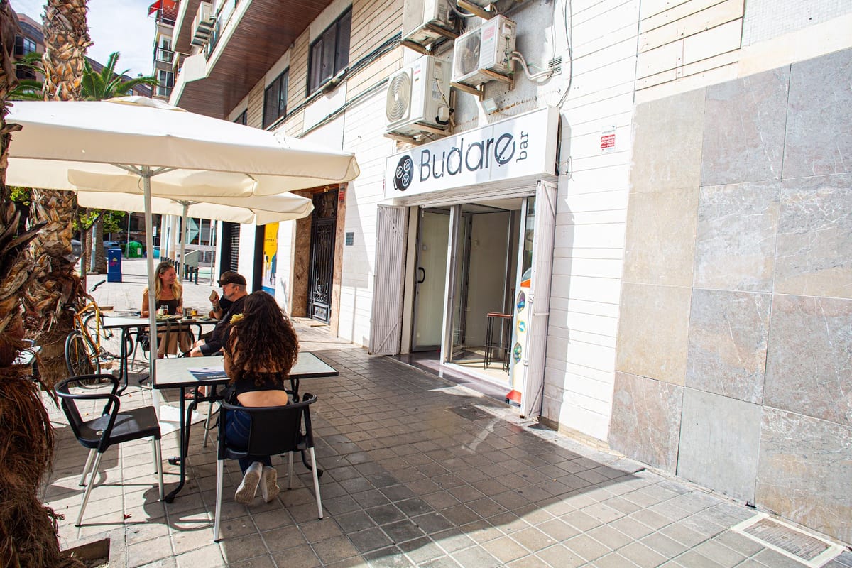 Budare Bar Alicante, auténtico restaurante venezolano con arepas, tequeños y pabellón criollo — foto oficial del restaurante