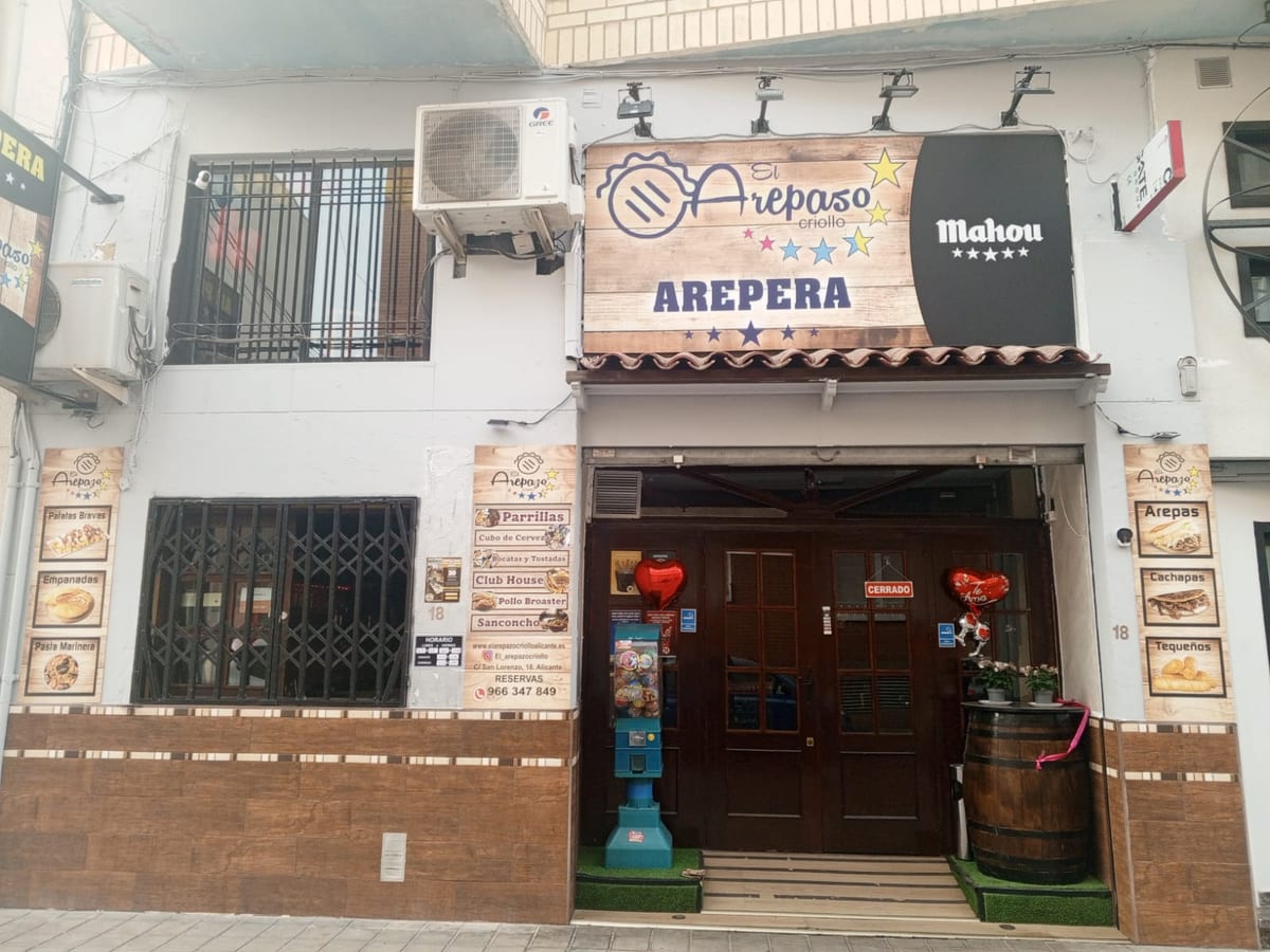 Arepas venezolanas y platos típicos de El Arepazo Criollo Alicante — foto oficial del restaurante