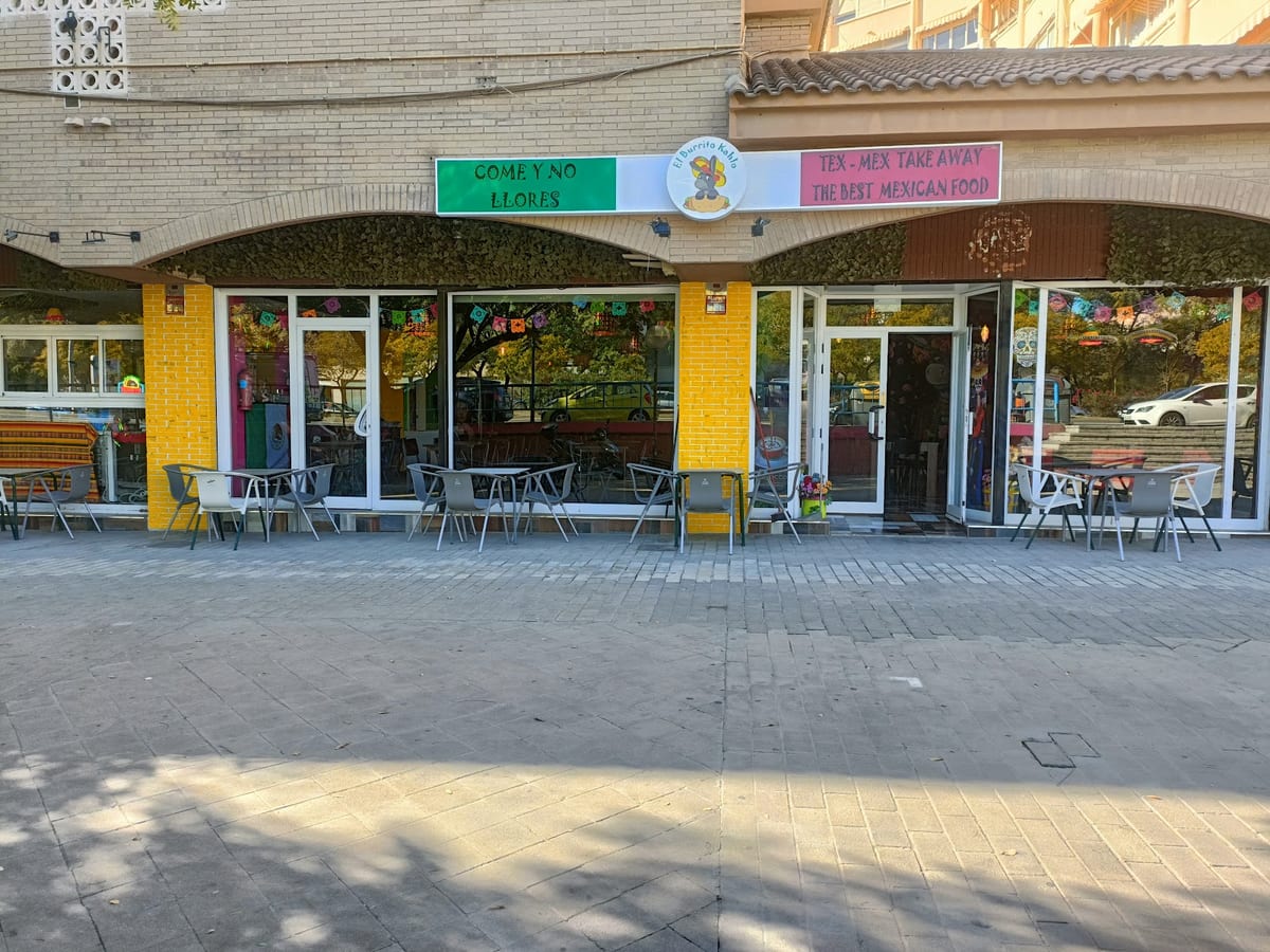 Interior de El Burrito Kahlo en Alicante, restaurante mexicano con burritos, tacos y quesadillas — foto oficial del restaurante