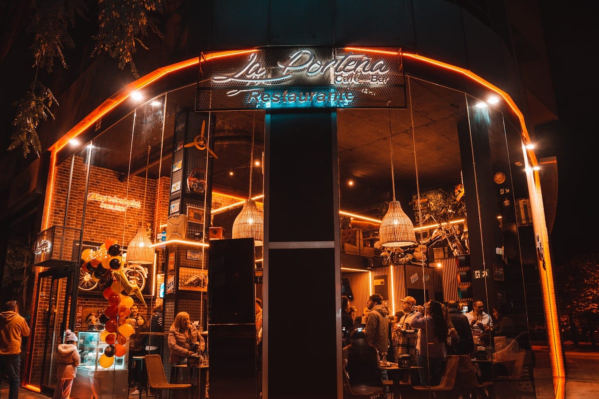 La Porteña Restaurante en Alicante, auténtica cocina argentina con asado y empanadas. Ambiente acogedor — foto oficial del restaurante.