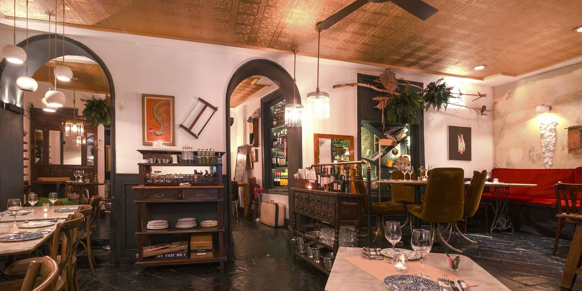 Filetes y carnes a la parrilla del Restaurante Argentino El Camoatí en Madrid Centro, con un ambiente pintoresco — foto oficial del restaurante.