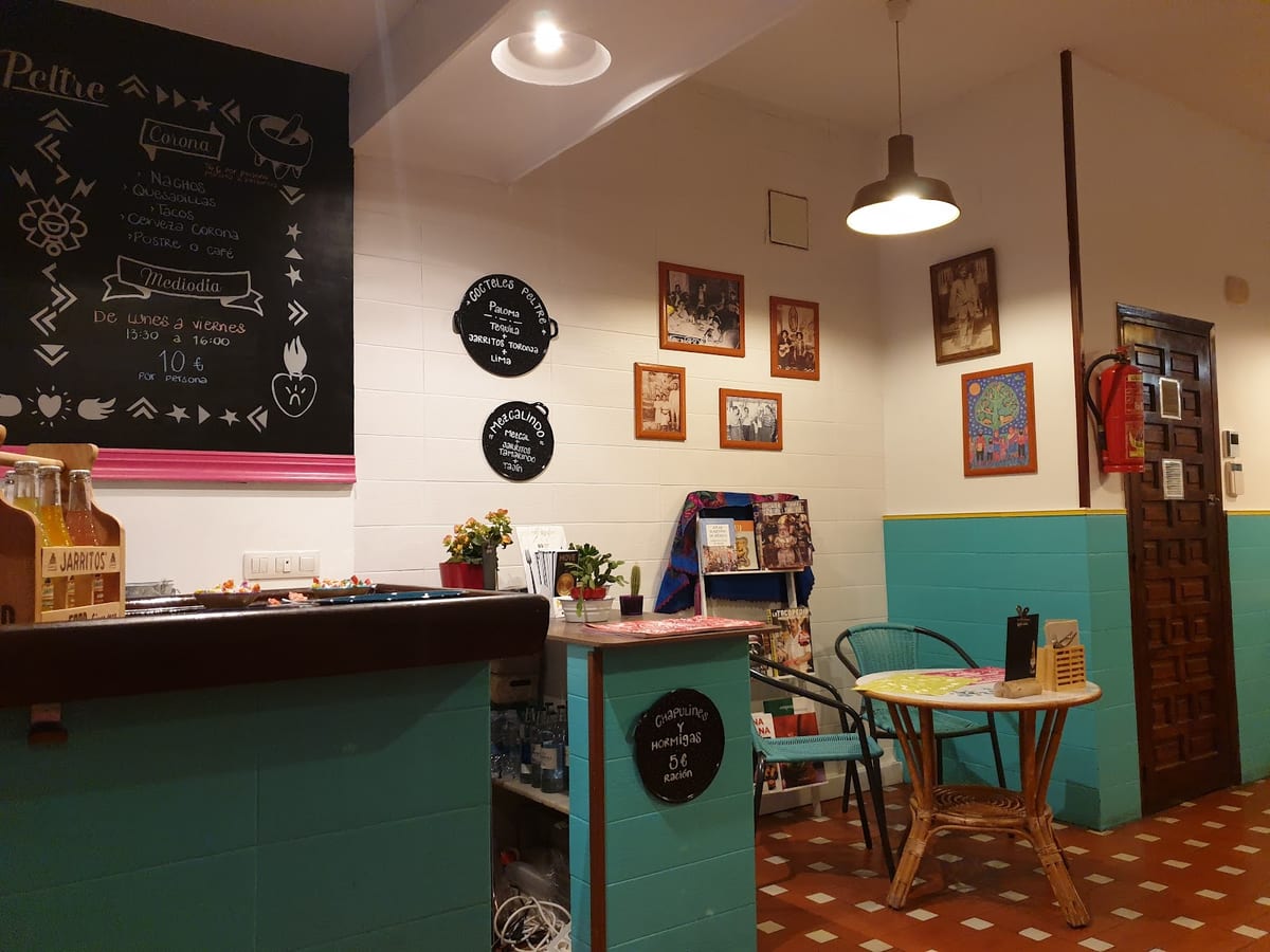 Platos típicos de la cocina mexicana en Restaurante Peltre Cuina Mexicana en Castellón de la Plana — foto oficial del restaurante