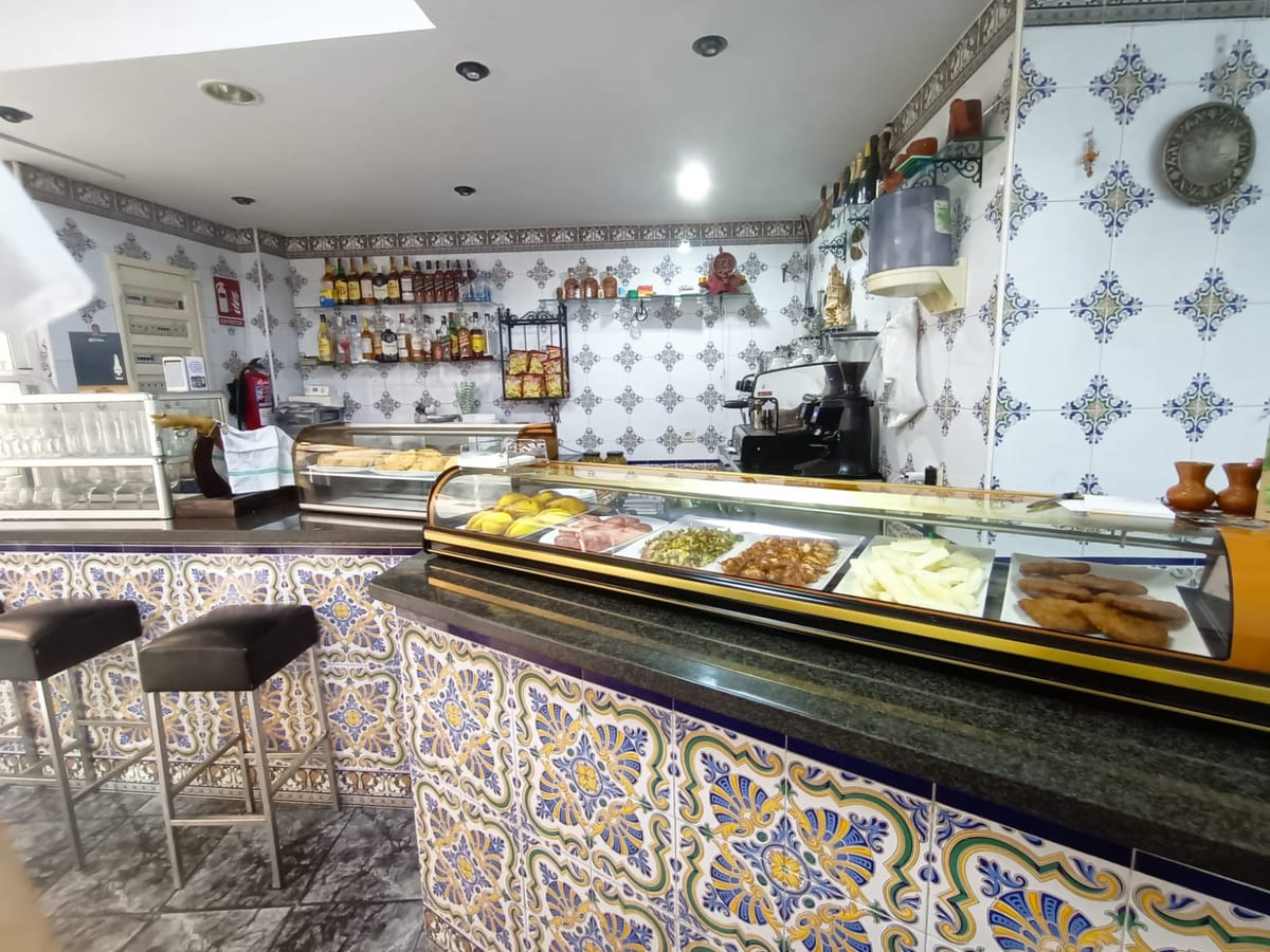 Plato típico de comida boliviana en Sabor Boliviano Alicante, como salteñas o pique macho — foto oficial del restaurante
