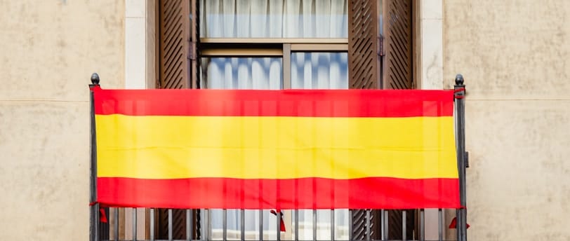 Arraigo social en España: requisitos, documentos y cómo solicitarlo en 2026 — comunidad latina | Latinos FM